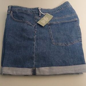 H&M ADJUSTABLE, CUFFED, HIGH WAIST, 4", MOM DENIM JEAN SHORTS
